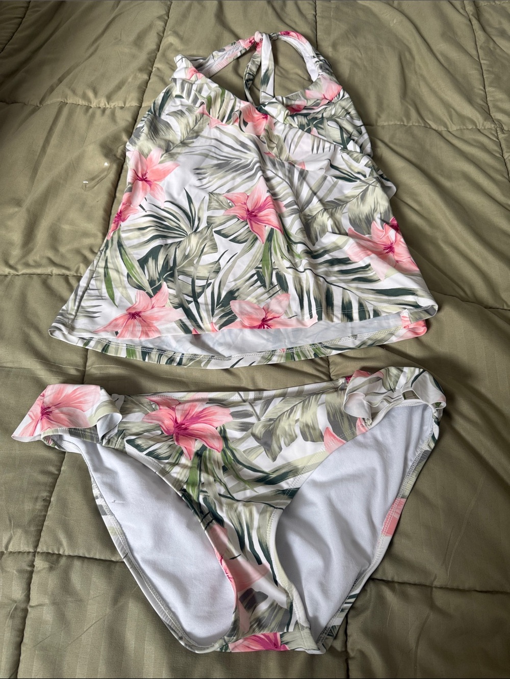 Aqua Couture Women's White Bikini Top - Classic White Swim Bikini